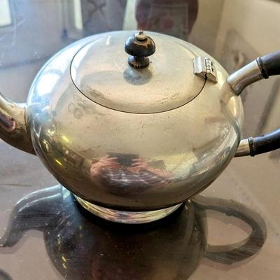 Pewter Teapot with Wood Lid and Handle "Etain"