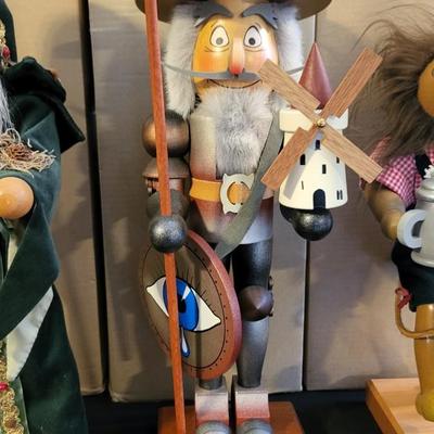 LOT 17 †6 Christian Ulbricht LARGE GERMAN NUTCRACKERS