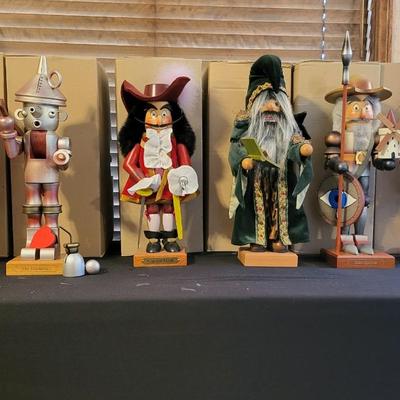 LOT 17 †6 Christian Ulbricht LARGE GERMAN NUTCRACKERS