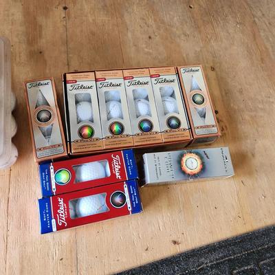 Golf Bag and Balls Lot Titleist Pro V1 and others