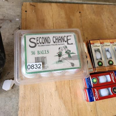 Golf Bag and Balls Lot Titleist Pro V1 and others