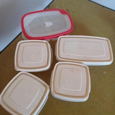 5pc rubbermaid containers