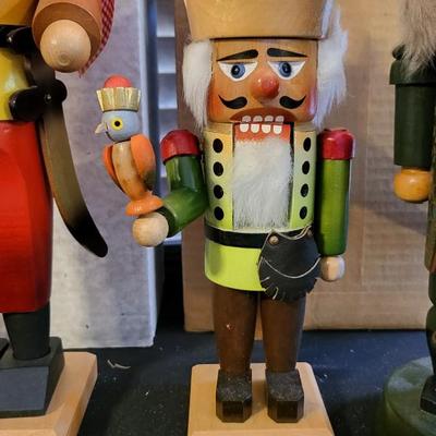 LOT 20 - 7 HAND CARVED GERMAN NUTCRACKERS