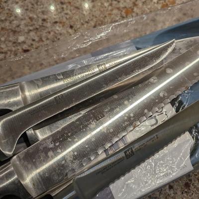 Zwilling J. A. Henckels Professional 4 knife set and 2 Joseph Joseph Drawer Organizers