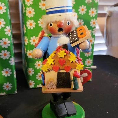 LOT 25 - 7 VINTAGE GERMAN SMOKERS