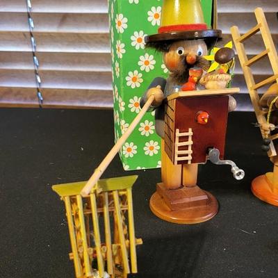 LOT 25 - 7 VINTAGE GERMAN SMOKERS