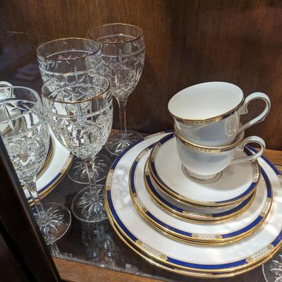 2 Lenox Bone China (5 pc Royal Treasure- DISC) Place Settings with 2 Lenox Firelight Gold Panel Cut Ice Tea Glasses and 2 Lenox Firelight...