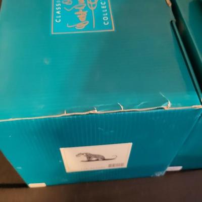 LOT 29 - 6 WALT DISNEY CLASSIC COLLECTION PORCELAIN FIGURINES