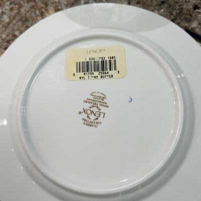 2 Lenox Bone China (6 pc Royal Treasure- DISC) Place Settings with 2 Lenox Firelight Gold Panel Cut Ice Tea Glasses and 2 Lenox Firelight...