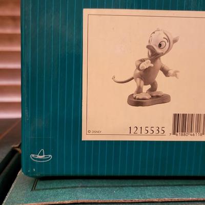 LOT 31 - 6 WALT DISNEY CLASSIC COLLECTION PORCELAIN FIGURINES