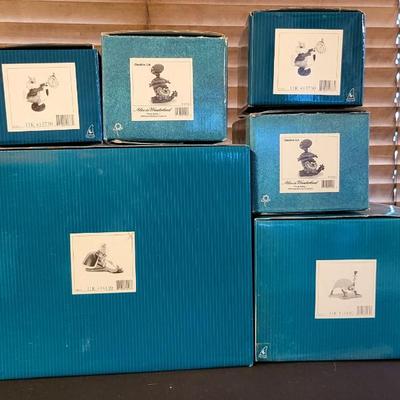LOT 33 - ALICE IN WONDERLAND LOT OF 6