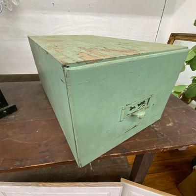 Decorative Farmhouse Items Lot
