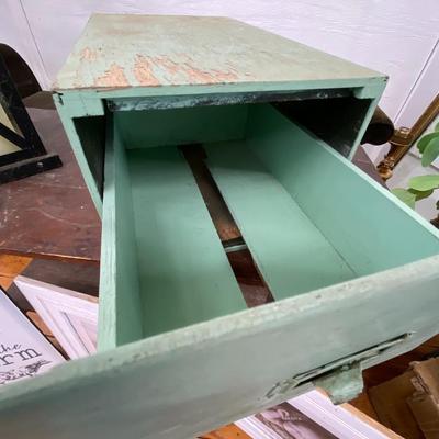 Decorative Farmhouse Items Lot
