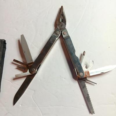 Leatherman Multi Super tool with case