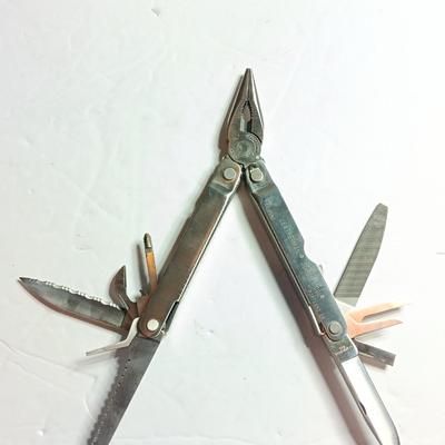 Leatherman Multi Super tool with case