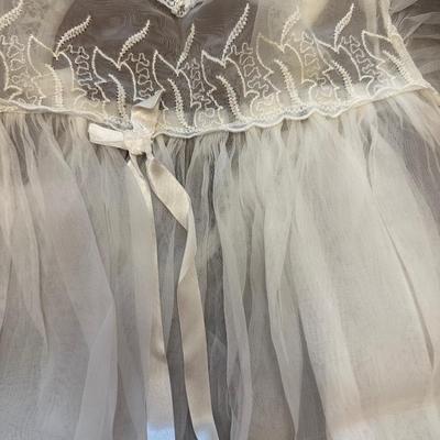 Beautiful Vintage Bonnets, Clothes & Shoes