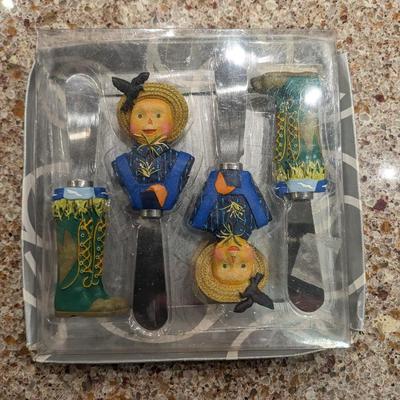Copco 3-Tier Kitchen Organizer and Box of 4 Scarecrow/Boot Spreaders
