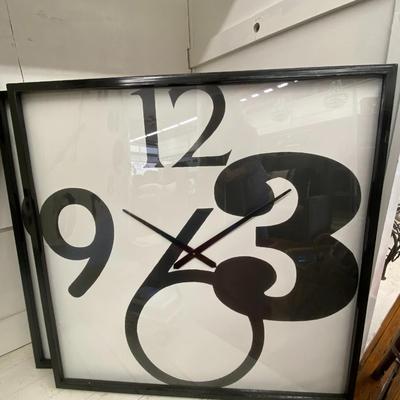 Modern Square Clock Lot One