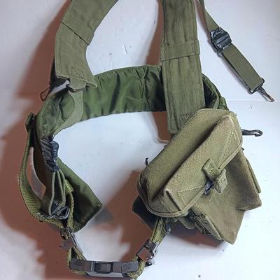 GI Military issued belt with suspenders and ammo / mag pack Size Large