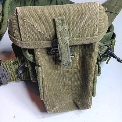 GI Military issued belt with suspenders and ammo / mag pack Size Large