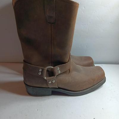Nice! Brown leather Cody James Size 13 M boots - like new!