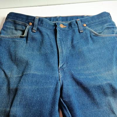 Men's Wrangler Jeans size 36 x 34