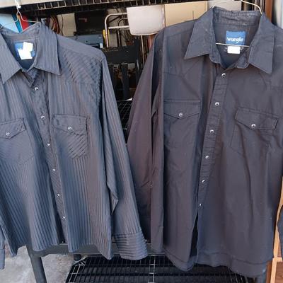 Two Men's pearl snap shirts - long sleeved shirts - Wrangler Large size