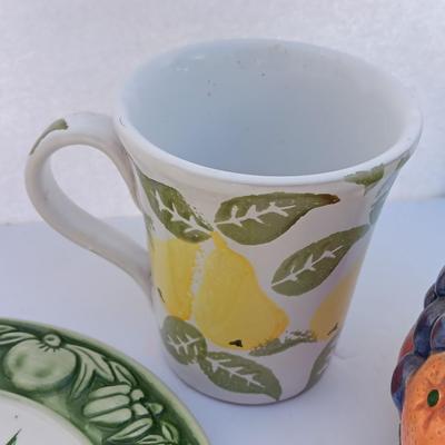1989 Fitz and Floyd bowl with four Italy made plates and a mug with lemons on it