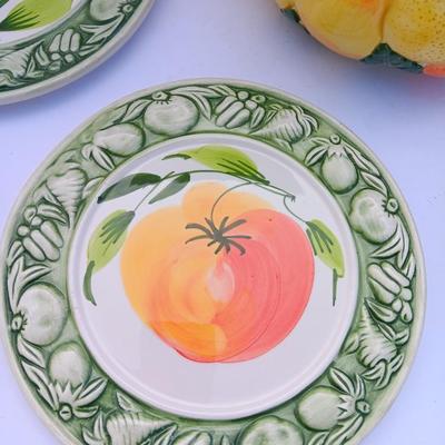 1989 Fitz and Floyd bowl with four Italy made plates and a mug with lemons on it