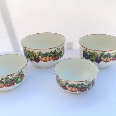 Four nesting metal Bowls - Vitro Ceramic Gas - Electric - Induction