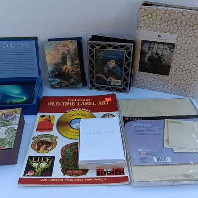 Stationary - Cards - Photo Album - Dover Old - time label art cd Rom with booklet