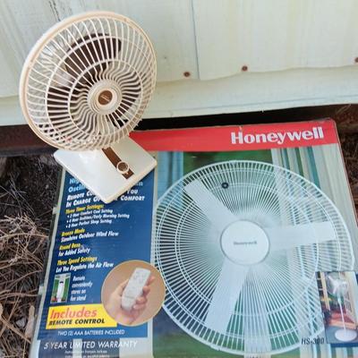 New Honeywell Fan with Sunbeam Personal Oscillating tabletop fan