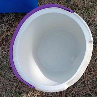 Blue water container / Drink dispenser with IGLOO Drink cooler