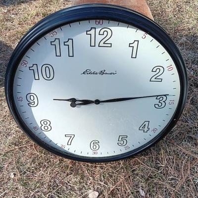 Large 26" Round Eddie Bauer Wall clock - RailRD Grand wall clock battery operated
