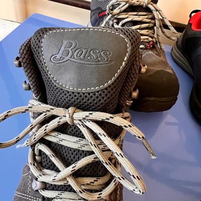 2 Pairs Womenâ€™s Shoes Sz. 8 - Clarks, Bass