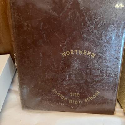 Lot Vintage Yearbooks