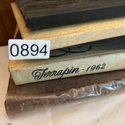 Lot Vintage Yearbooks