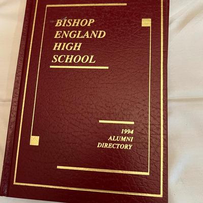 Lot Vintage Yearbooks