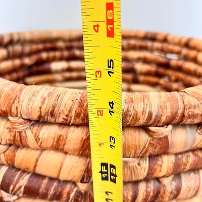 Lot of 2 Oversized Baskets