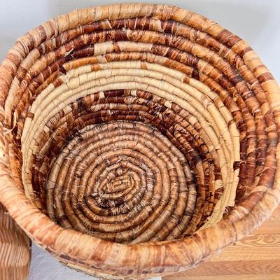 Lot of 2 Oversized Baskets