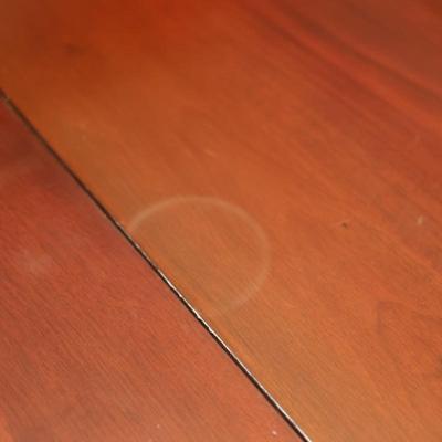 Beautiful Dining Table with (6) Chairs & (1) Leaf