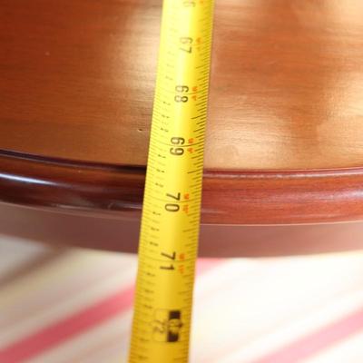 Beautiful Dining Table with (6) Chairs & (1) Leaf