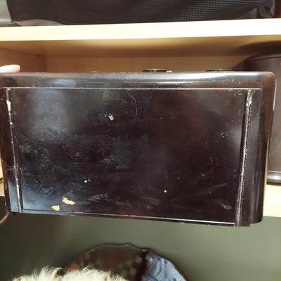 Montgomery Ward Airline AM Tube Radio (L-DW)