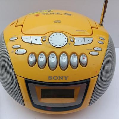 Sony CD Radio cassette-corder with CD player Model CDF-E75
