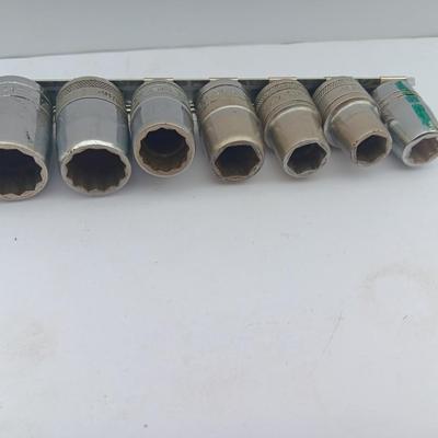 S-K Sockets on socket organizer - 7/6 - 15/26 - and more Total of 13 S-K TOOLS