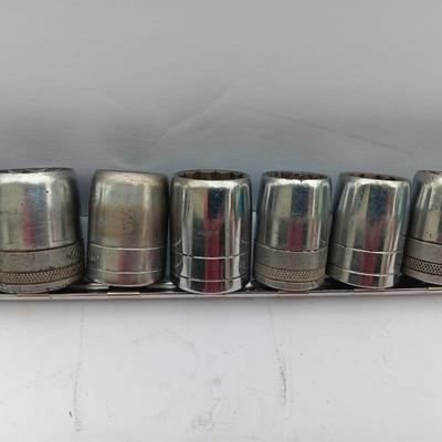 S-K Sockets on socket organizer - 7/6 - 15/26 - and more Total of 13 S-K TOOLS