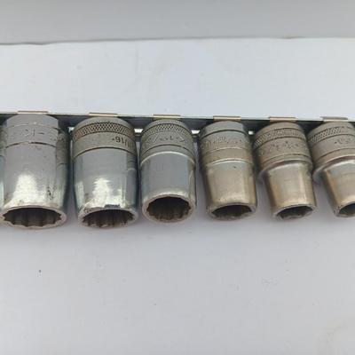 S-K Sockets on socket organizer - 7/6 - 15/26 - and more Total of 13 S-K TOOLS