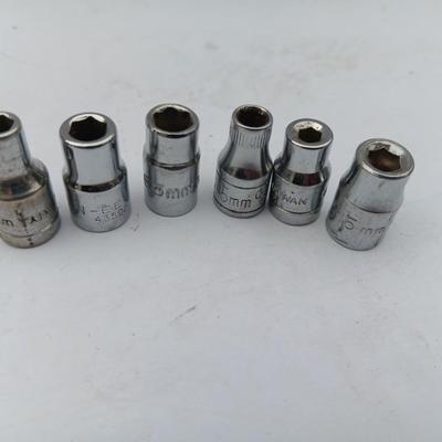 Six sockets Craftsman and made in Tiwan. 4mm & 4.5mm - 5mm & 5.5mm - 6mm & 6.5mm