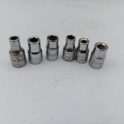 Six sockets Craftsman and made in Tiwan. 4mm & 4.5mm - 5mm & 5.5mm - 6mm & 6.5mm