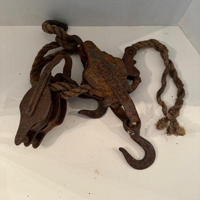W1508 Antique Pulley